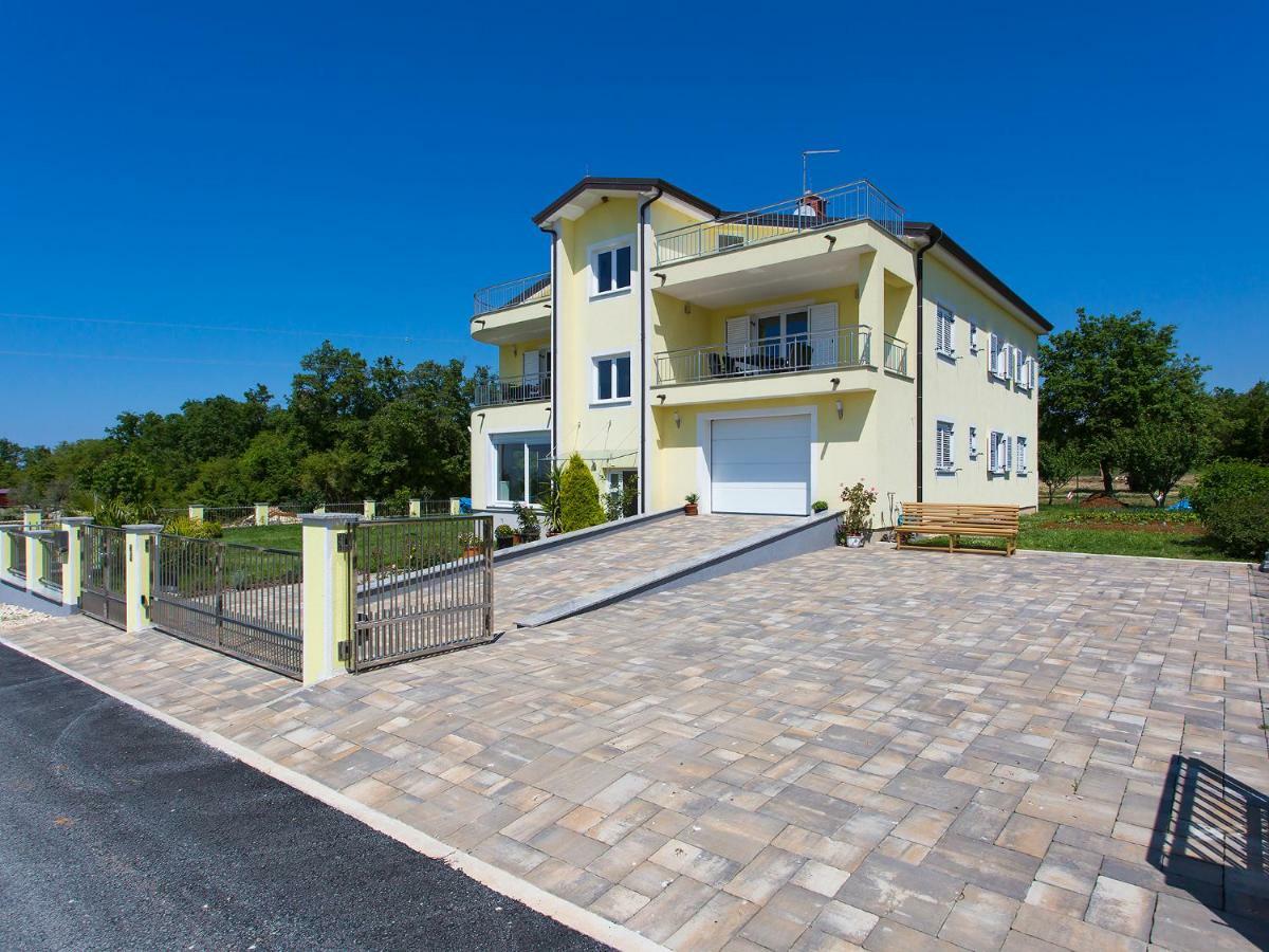 Apartment Maestral Poreč Exteriör bild