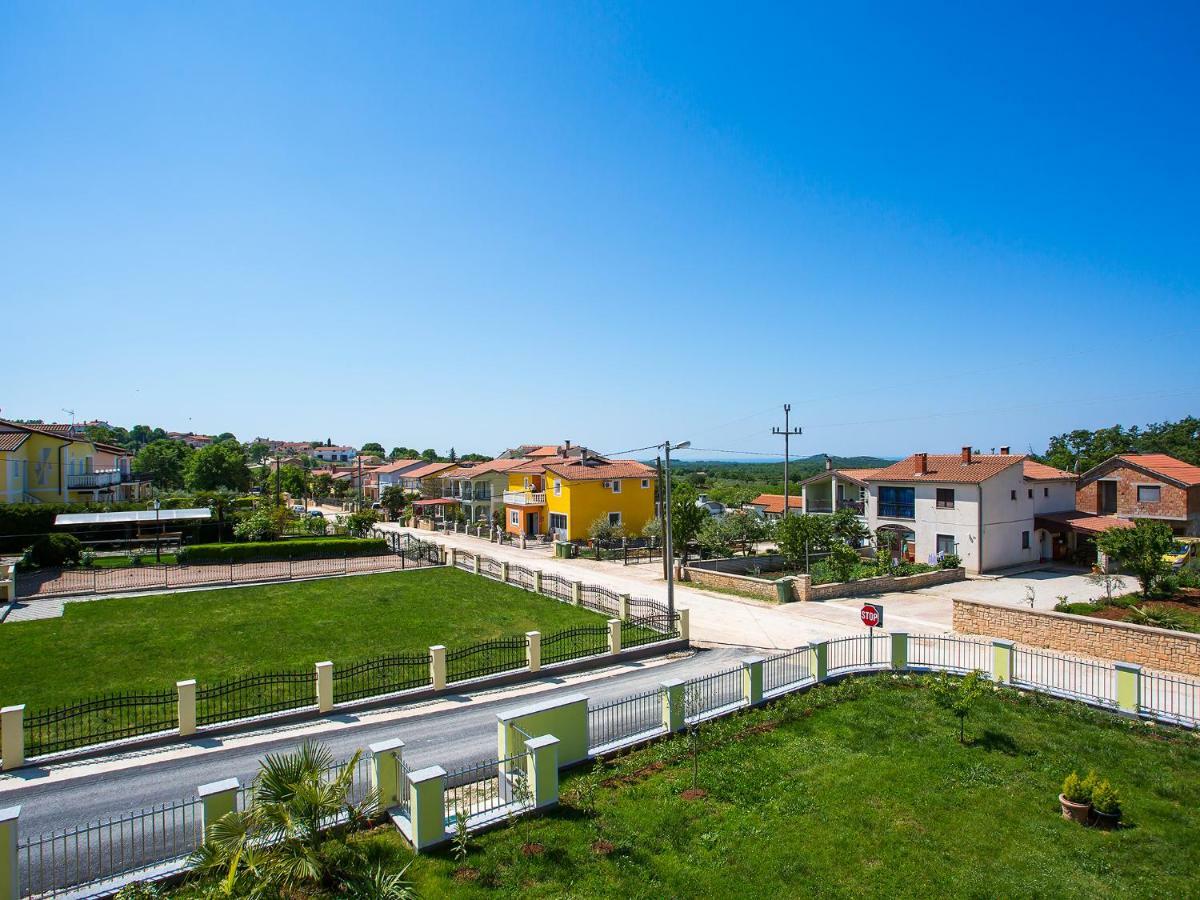 Apartment Maestral Poreč Exteriör bild